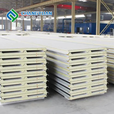 গুণ  Polyurethane Insulated Roof Panels Perfect Combination Of Strength And Insulation কারখানা