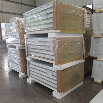 গুণ  A-Class PU Foam Sandwich Panels 50mm Thermal Insulation কারখানা