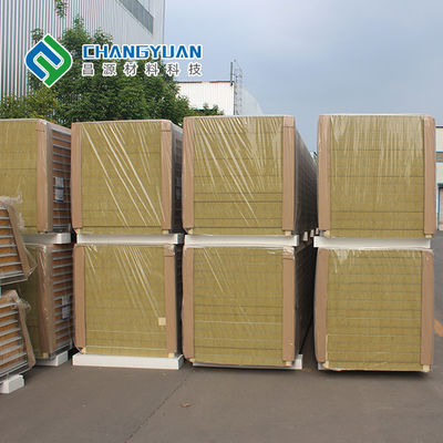 বায়ুরোধী / জলরোধী, তাপ নিরোধক এবং দীর্ঘস্থায়ী নির্মাণের জন্য উচ্চ শক্তি সহ পিইউ স্যান্ডউইচ প্যানেল