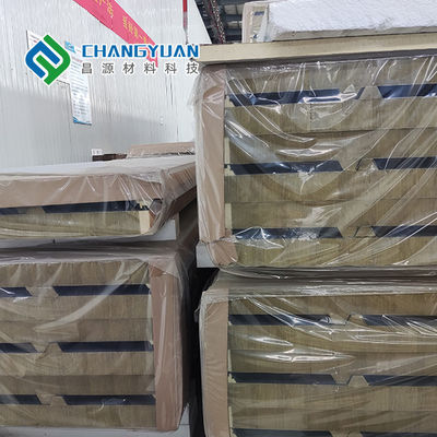 ছাদ উপকরণ Polyurethane ফেনা নিরোধক প্যানেল স্যান্ডউইচ