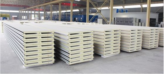 কাস্টমাইজযোগ্য 100mm PU স্যান্ডউইচ ছাদ প্যানেল উচ্চতর তাপ এবং শব্দ নিরোধক