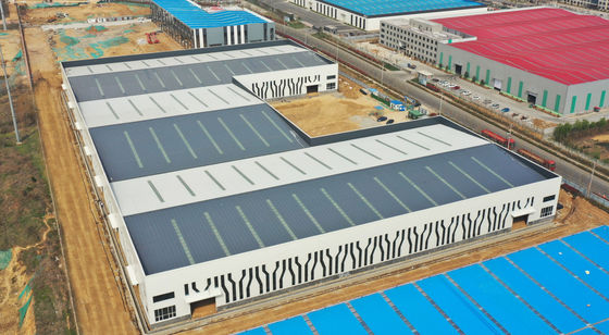 ছাদ এবং নির্মাণের জন্য এয়ারটাইটনেস/জলনিরোধকতা এবং তাপ নিরোধক সহ উচ্চ শক্তি সম্পন্ন পিইউ স্যান্ডউইচ প্যানেল