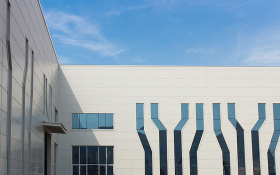 ছাদ এবং নির্মাণের জন্য এয়ারটাইটনেস/জলনিরোধকতা এবং তাপ নিরোধক সহ উচ্চ শক্তি সম্পন্ন পিইউ স্যান্ডউইচ প্যানেল