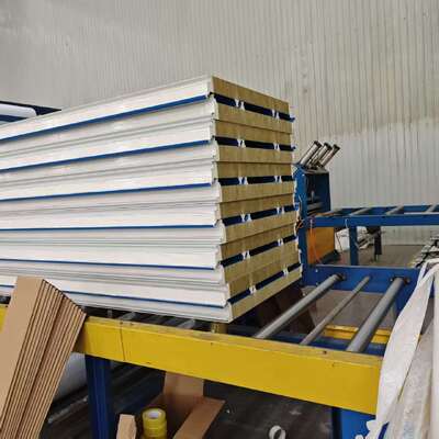 টেকসই শক্তি সমাধানের জন্য 1000 মিমি প্রশস্ততা এবং পিইউ রক উল বা পিইউ গ্লাস উল কোর সহ ফোটোভোলটাইক ছাদ প্যানেল