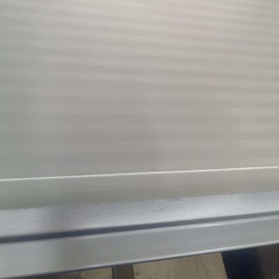 অগ্নিরোধী B1 অ্যাপ্লিকেশনগুলির জন্য শব্দ-প্রতিরোধী এবং তাপ নিরোধক বৈশিষ্ট্য সহ PIR স্যান্ডউইচ প্যানেল