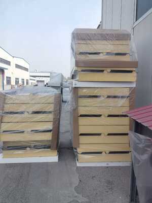 শিল্প ভবনের জন্য উচ্চতর শব্দ এবং তাপ নিরোধক সহ ক্ষয় প্রতিরোধী পিআইআর ছাদ প্যানেল